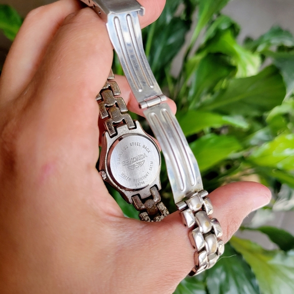 Sekonda Silver Quartz Classic Roman Numerals Watch - Picture 6 of 7